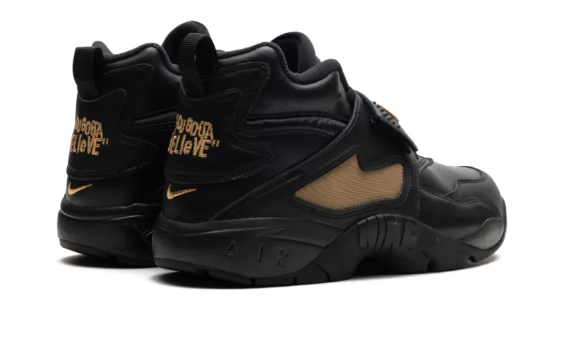 Nike Lifestyle Air Diamond Turf 'Signing Day'